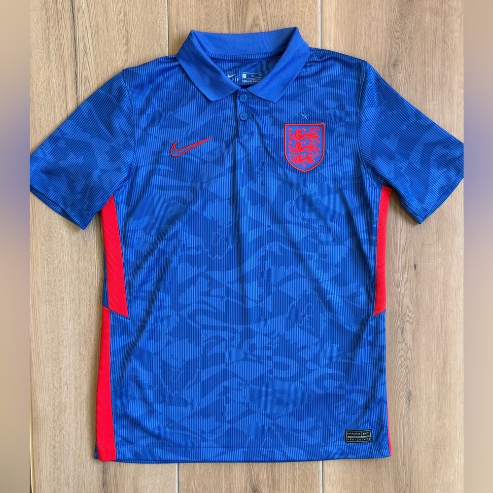 Nike England FC. Boys XL World Cup Blue Polo Shirt. Three Lions On A Shirt.